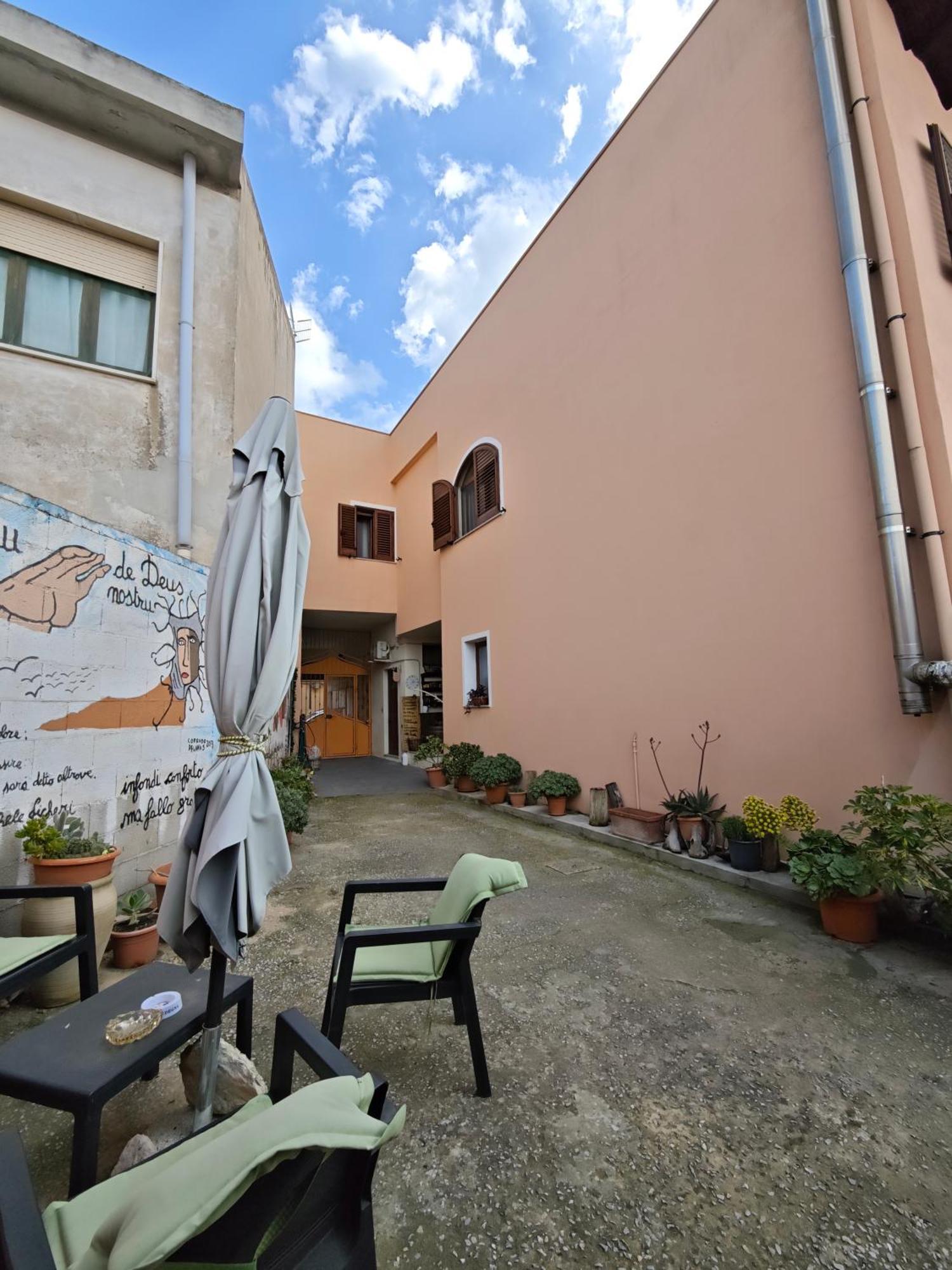 B&B Domu Delunas Giba Zewnętrze zdjęcie